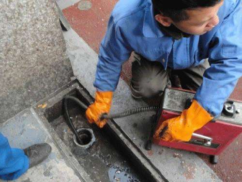 竹根滩镇疏通下水道